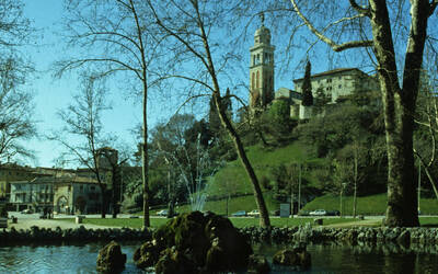 Castello di Udine con alberi