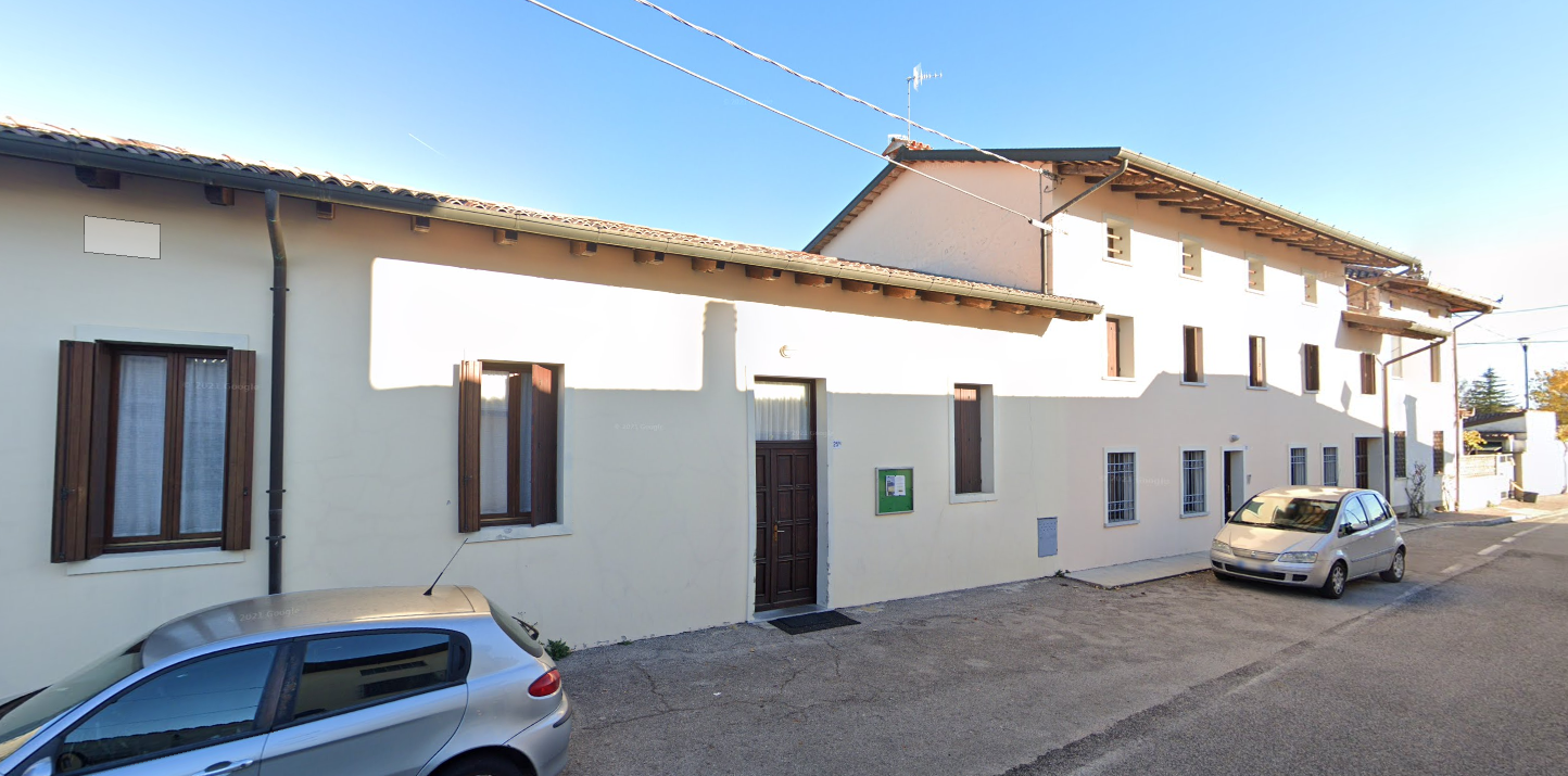 Immagine: Centro parrocchiale di Godia (San Giovanni Battista) - Via Bologna 25 -  Beivars