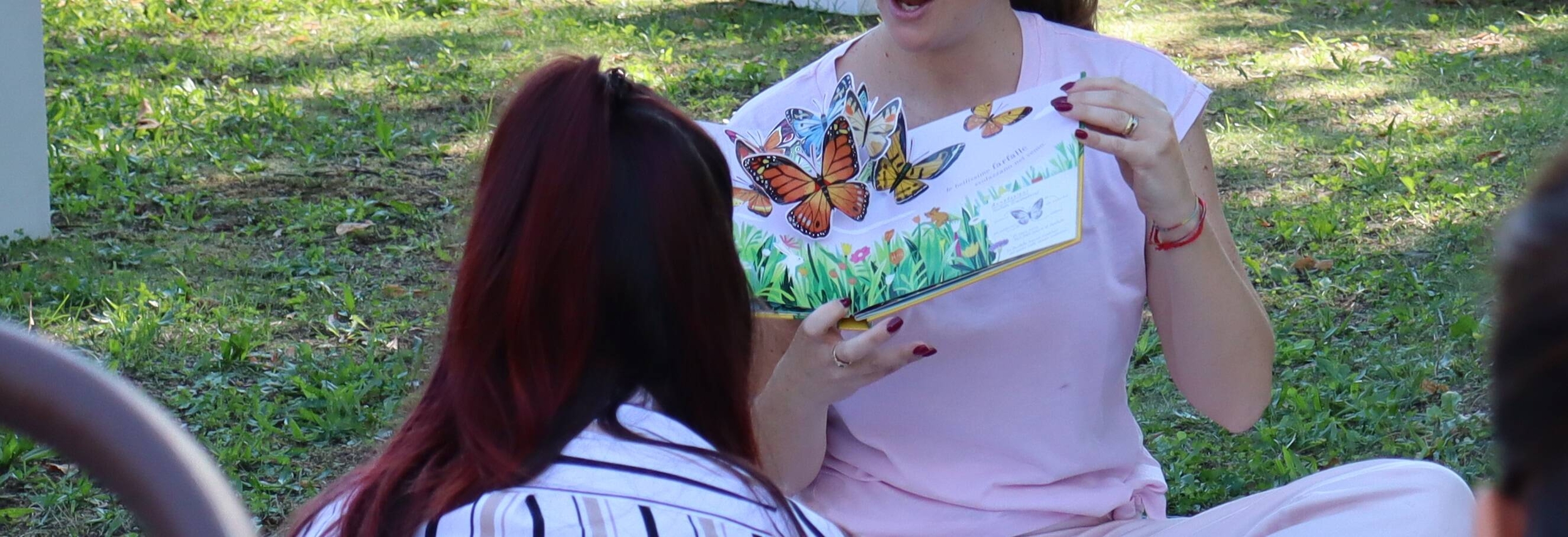 lettura in un giardino